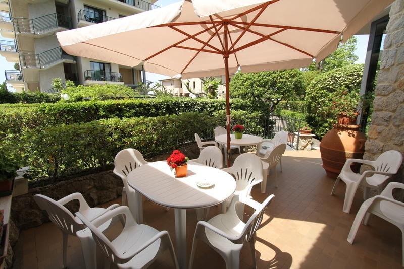Hotel Montecarlo リド・ディ・カマイオーレ 部屋 写真